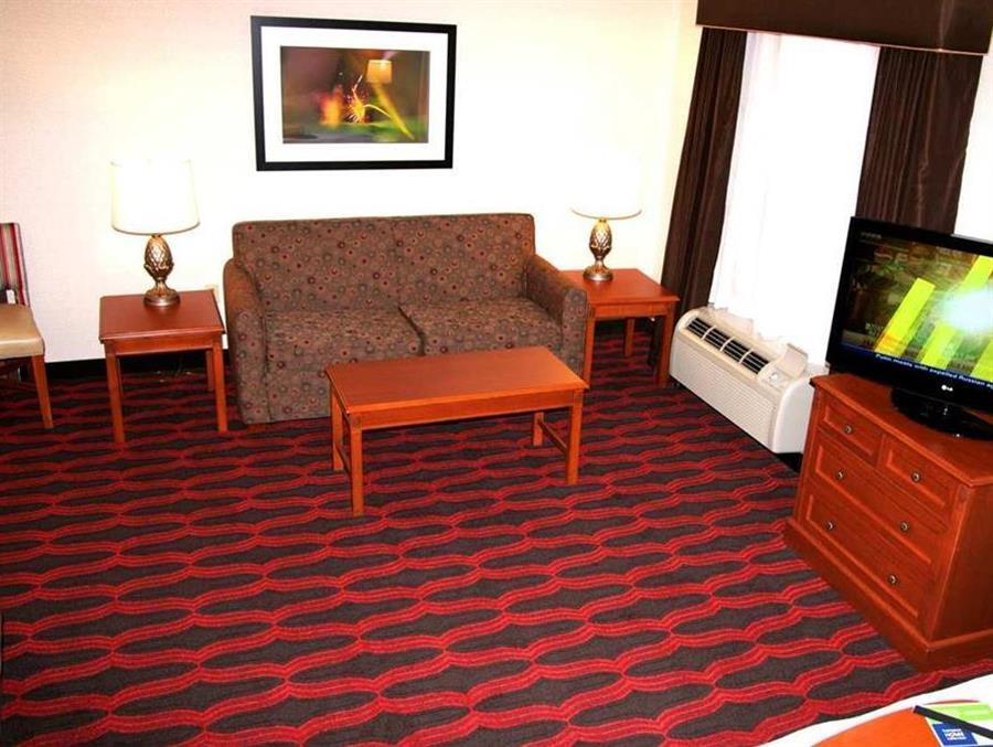 Hampton & East Lansing Hotel Okemos